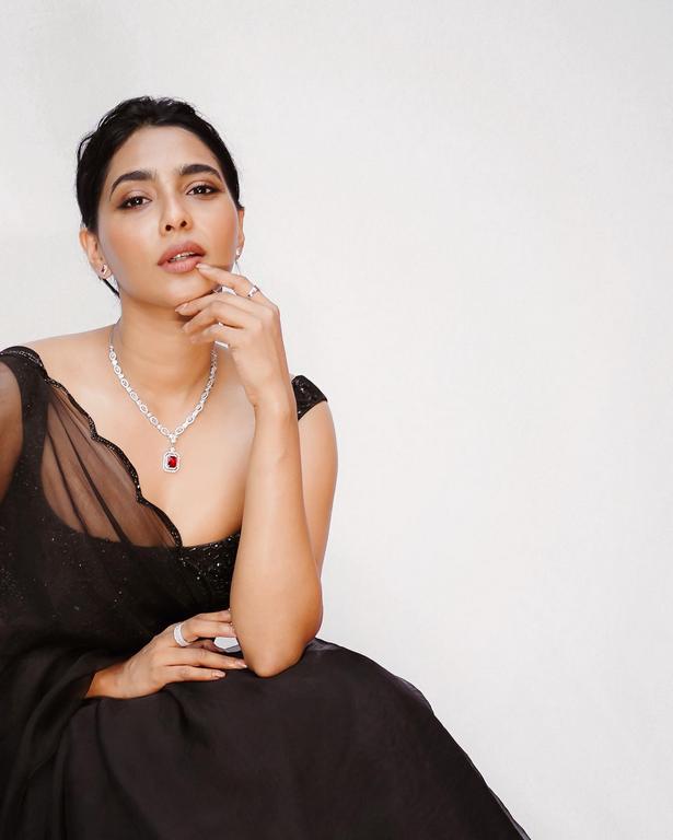 Aishwarya Lekshmi Unseen Hot Photos