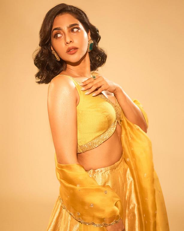 Aishwarya Lekshmi Unseen Hot Photos