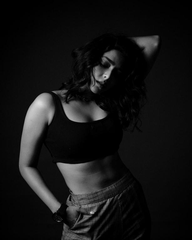 Aishwarya Lekshmi Unseen Hot Photos
