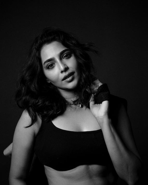 Aishwarya Lekshmi Unseen Hot Photos