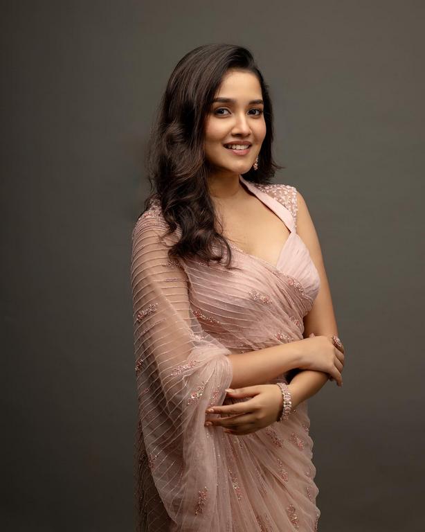 Anikha Surendran Hot Photos
