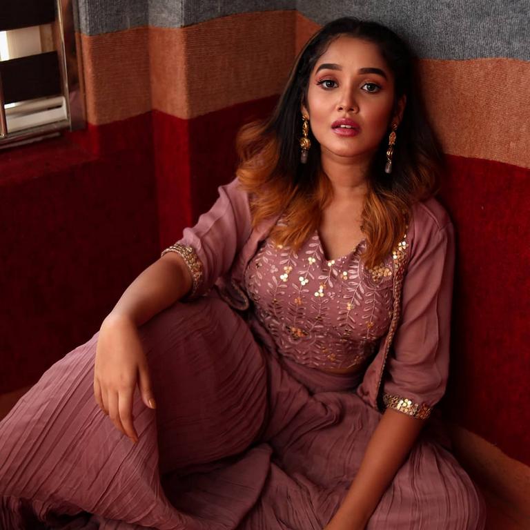 Anikha Surendran Hot Photos
