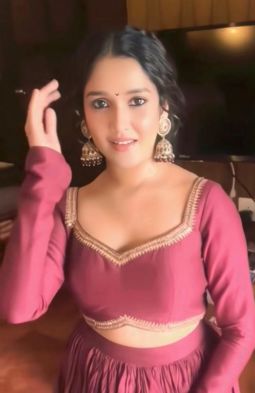Anikha Surendran Hot Photos