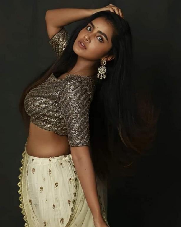 Anupama Parameswaran Hot