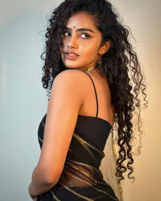 Anupama Parameswaran Hot
