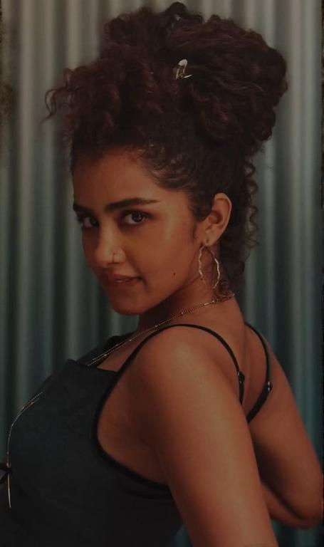 Anupama Parameswaran Hot