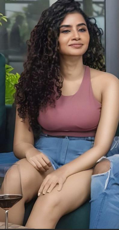 Anupama Parameswaran Hot