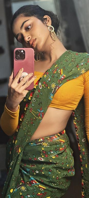 Anupama Parameswaran Hot