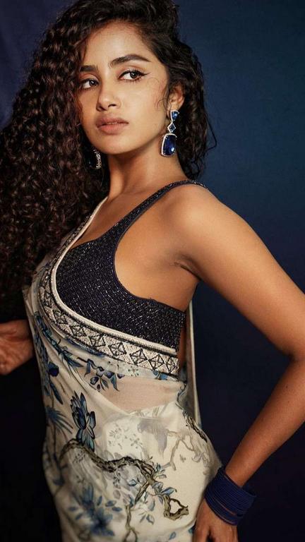 Anupama Parameswaran Hot