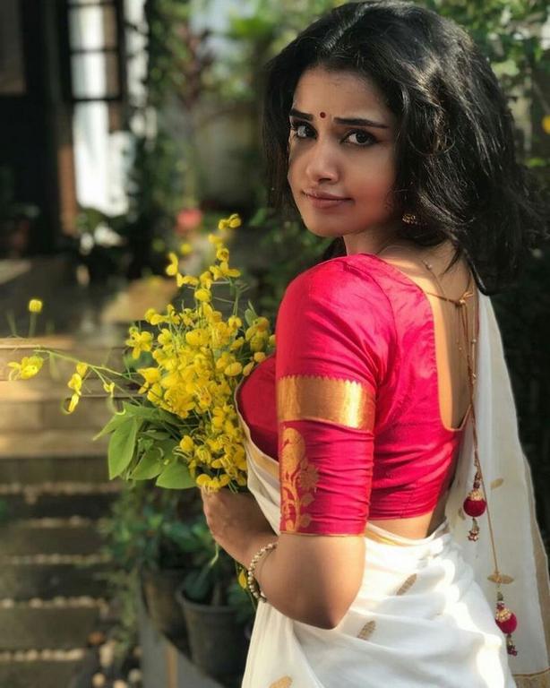 Anupama Parameswaran Hot