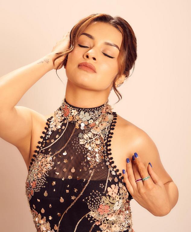 Avneet Kaur Hot Photos