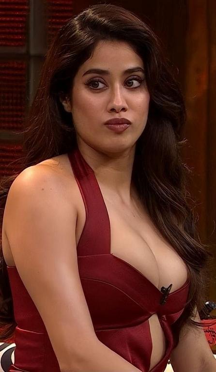 Janhvi Kapoor Hot Photos