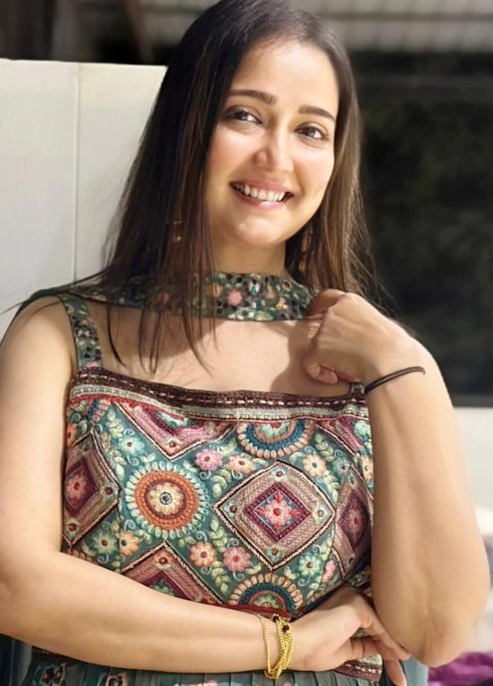 Jhinal Belani hot photos