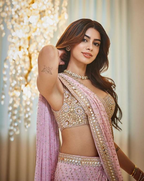 Khushi Kapoor Stunning Photos