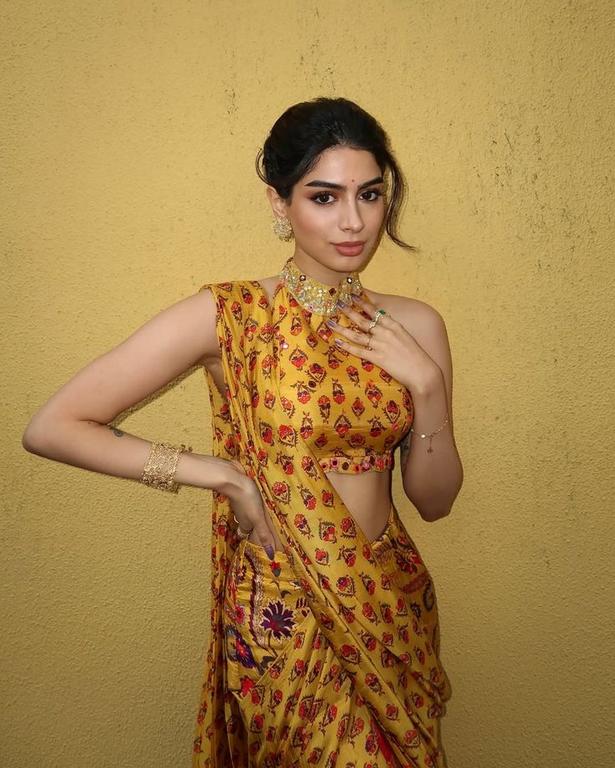 Khushi Kapoor Stunning Photos