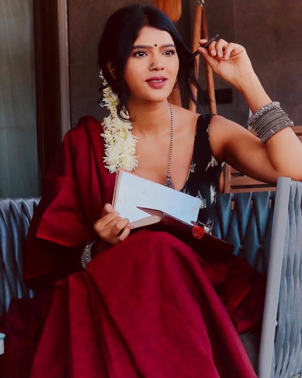 Khushi Shah Beautiful Photos