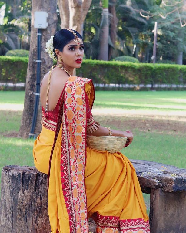 Khushi Shah Beautiful Photos