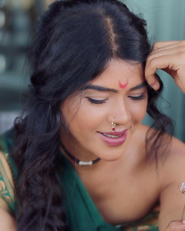 Khushi Shah Beautiful Photos
