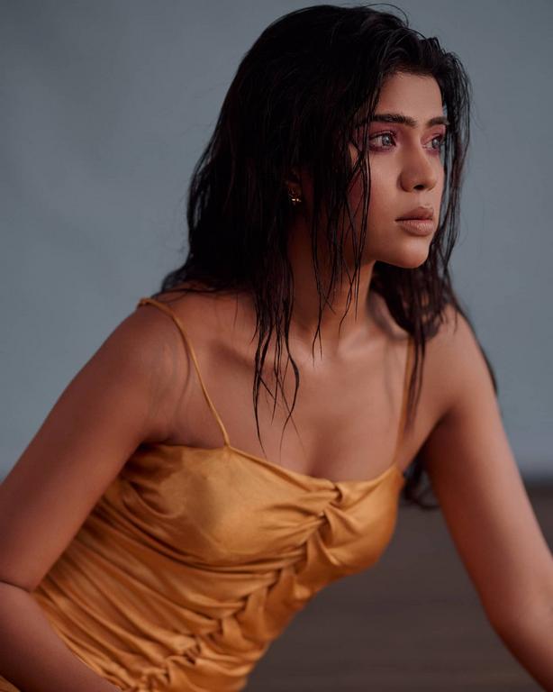 Khushi Shah Beautiful Photos
