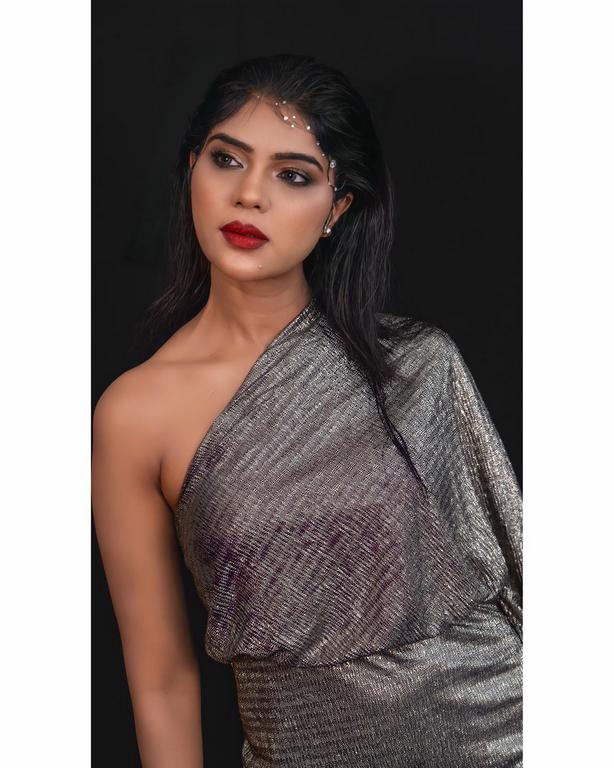 Khushi Shah Beautiful Photos