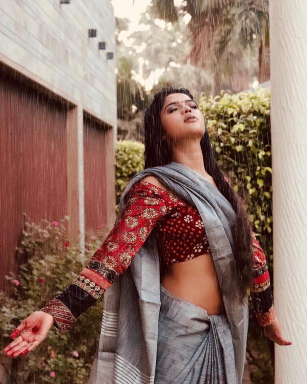 Khushi Shah Beautiful Photos