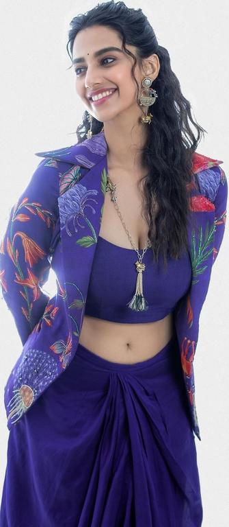 Meenakshi Chaudhary Hot