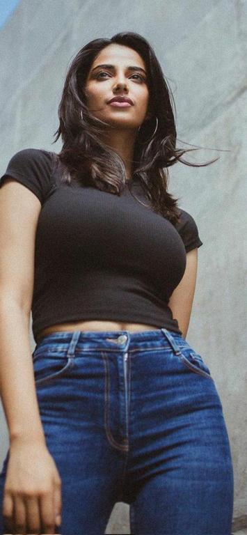 Meenakshi Chaudhary Hot