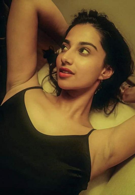 Meenakshi Chaudhary Hot
