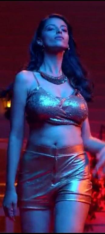 Meenakshi Chaudhary Hot