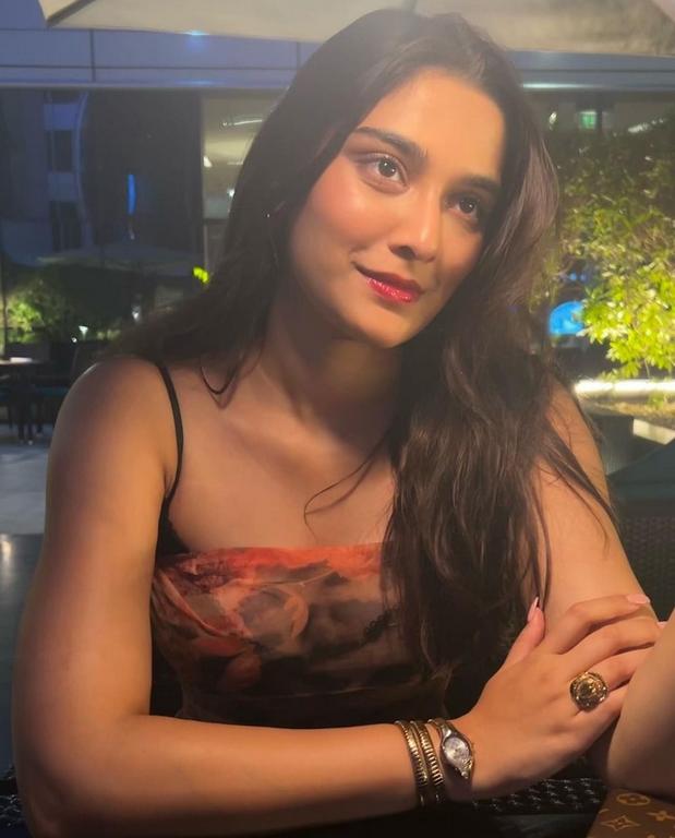 Saiee Manjrekar Hot Photos