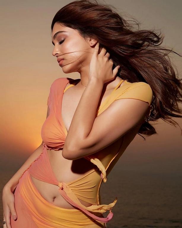 Sharvari Wagh Sizzling Hot Photos