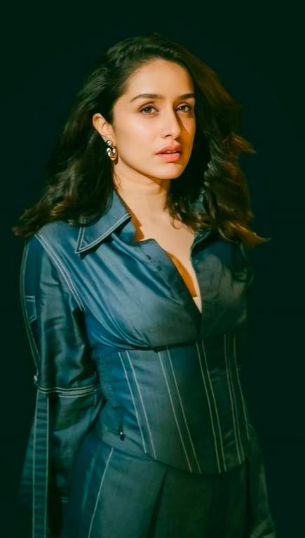 Shraddha Kapoor Hot Photos