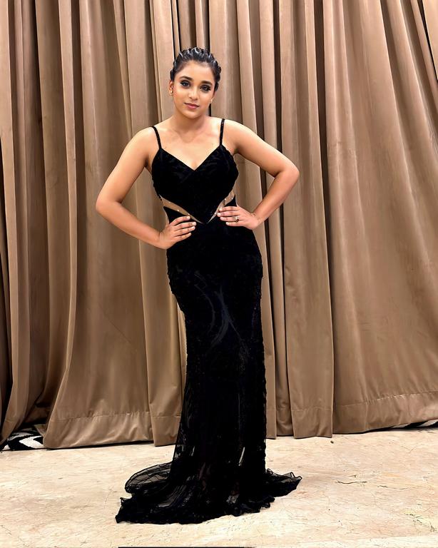 Sumbul Touqeer Hot Photos