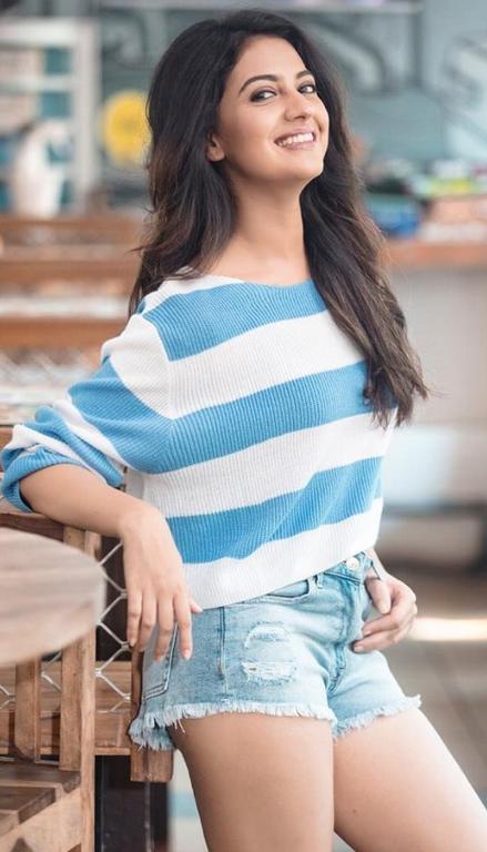 Tejashri Pradhan Hot