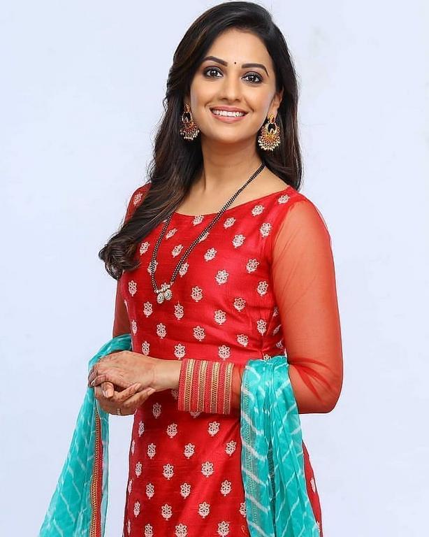 Tejashri Pradhan Hot