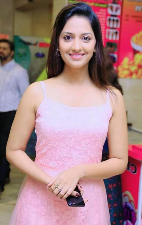 Tejashri Pradhan Hot
