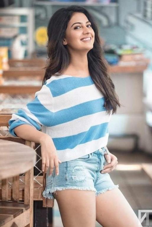 Tejashri Pradhan Hot