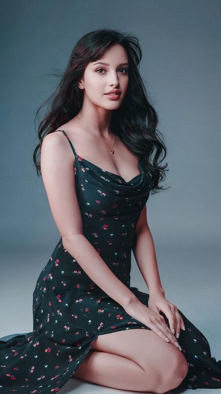 Triptii Dimri Hot Photos