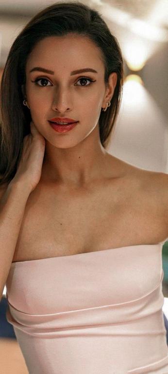 Triptii Dimri Hot Photos