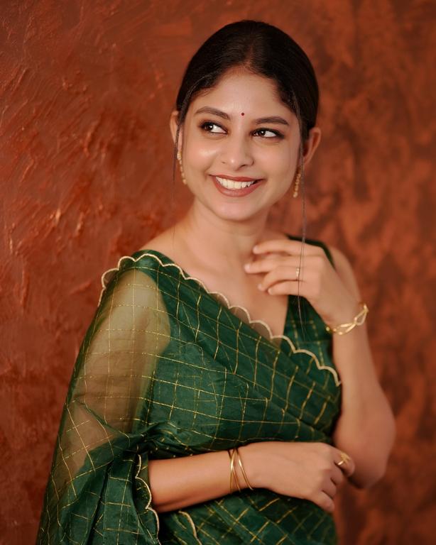 Akhila Photos