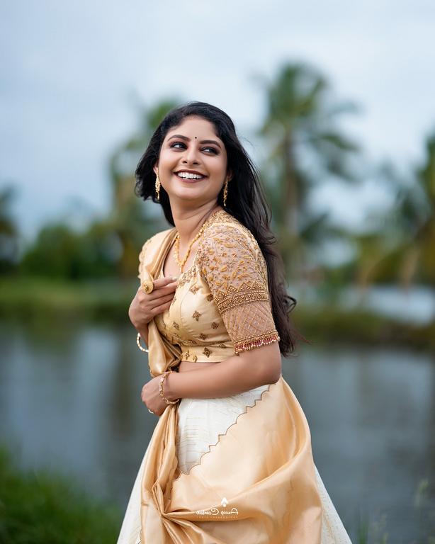 Akhila Photos
