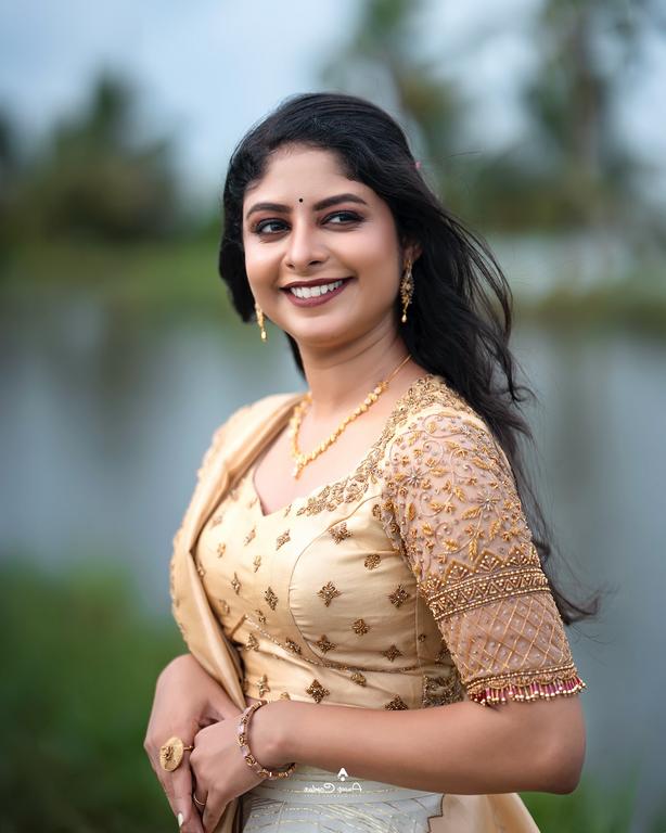 Akhila Photos