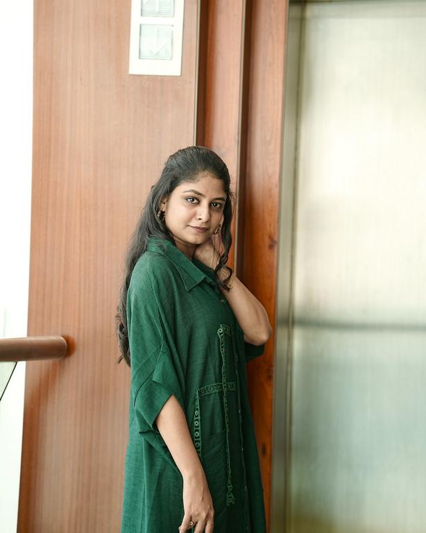 Akhila Photos