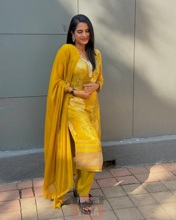 Amruta Dhongade Hot Photos