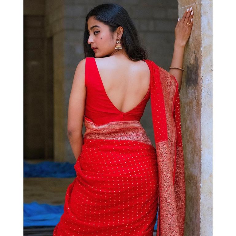 Chaithra J Achar Hot