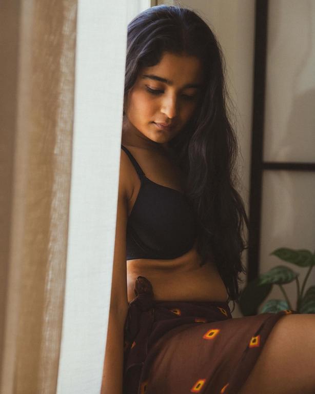 Chaithra J Achar Hot