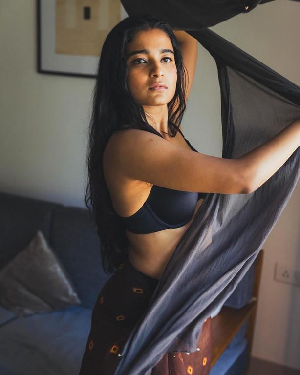 Chaithra J Achar Hot