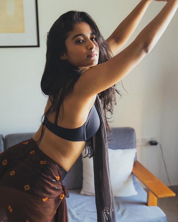 Chaithra J Achar Hot