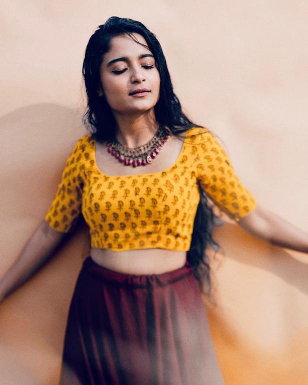 Chaithra J Achar Hot