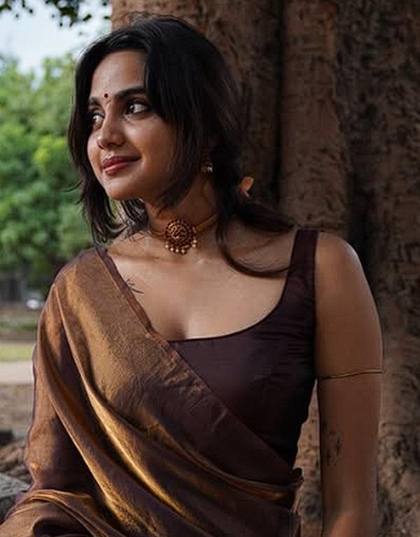 Devika Sanjay Hot